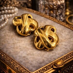 GIVENCHY Vintage 70s Gold Plated Sculptural Clip-On Earrings – Statement Retro